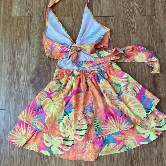 Tropical Halter Neck Dress - Picture 10 of 11